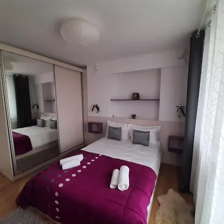 Chic Apartament Deva Exterior photo