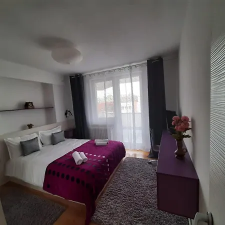 Chic Apartament Deva Exterior photo