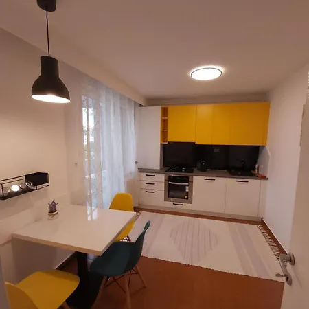 Chic Apartament Deva Exterior photo